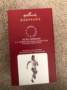Hallmark USWNT Fútbol Alex Morgan Adorno de Guardabarros Nuevo en Caja Envío Gratuito - Imagen 1 de 3