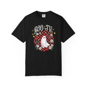 Boo-tiful Garment-Dyed T-Shirt für Halloween Liebhaber - Bild 1 von 9