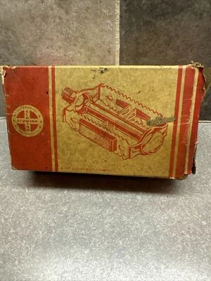 Pedales metálicos Schwinn Rat Trap 1971 vintage raros SOLO EN CAJA Foto 1 de 4
