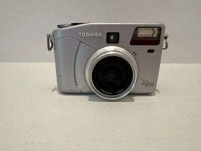 Câmera digital Toshiba 3.3 MP lente zoom 3x PDR -M70 com carregador - Imagem 1 de 4