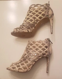 Vince Camuto Scalloped Retro Python Snakeskin Print Heels 12M New - Picture 1 of 8