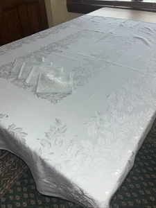 Mantel Damasco Azul Suave Vintage con 4 Servilletas a Juego Borde Floral de Pergamino - Imagen 1 de 4