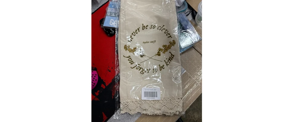 Taylor Swift nunca serás tan inteligente. Juego de toallas de cocina de té te olvidas de ser amable Foto 1 de 2