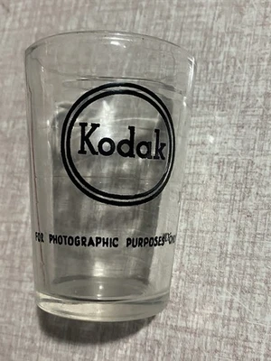 Vaso de vidrio Kodak vintage 4 oz Dark Room medida química Foto 1 de 4