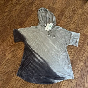 Cable And Gage Women’s Large Gray And Black Hooded Pullover Shirt NWT - Picture 1 of 11
