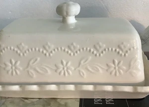 Pioneer Woman Toni Stoneware Embossed Linen Covered Butter Dish - Picture 1 of 4
