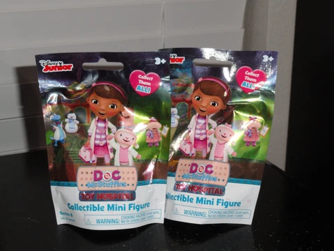 2016 DISNEY JUNIOR DOC McSTUFFINS SERIES 8 MYSTERY MINI FIGURES - LOT OF 2 Cover