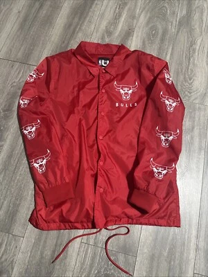 Chaqueta Bomber Vintage NBA Chicago Bulls Entrenador Botón Talla Grande Roja Baloncesto Foto 1 de 4