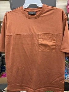 NWT No Boundaries Men's Short Sleeve Pocket T Shirt Size S 34/36 Rust Colored - Picture 1 of 1