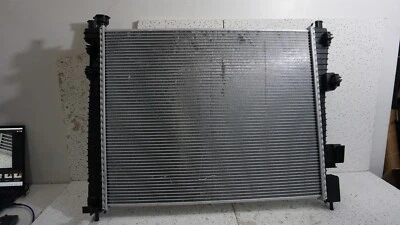 Radiador de refrigeración del motor - Mopar (68244087AA) 2016-2020 Dodge Durango Foto 1 de 4