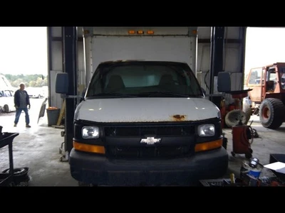 Radiator Core Support Sealed Beam Headlamps Fits 03-16 EXPRESS 2500 VAN 1108957 - Imagem 1 de 4