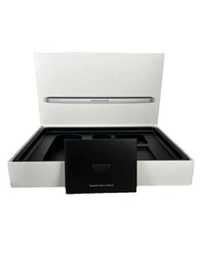 Apple MacBook Pro 13-inch Model A1502 BOX ONLY + QuickStart Guide EUC - Picture 1 of 5