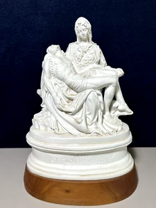 Vintage Pieta By Michelangelo Austin Prod Jesus Mary 11" Sculpture Replica 1963 - Picture 1 of 10