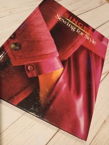 Libro de costura de cantante de direcciones de ropa de estilo de tapa dura - Imagen 1 de 9