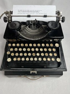 Vintage 1927 Beautiful Royal Model P Portable Typewriter W/Case Looks/Types GRT - Picture 1 of 22