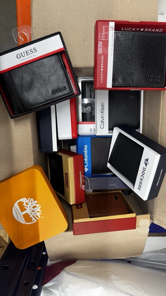 Pack of 13 wallets from incredible brands - FREE SHIPPING ALL USA - Image 1 of 1