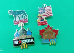 Lotto di 4 spille smaltate vintage McDonald's - Foto 1 di 2