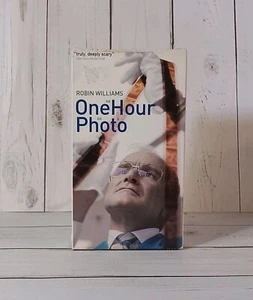 One Hour Photo VHS Tape 2002 Mystery / Thriller Robin Williams SHIPS FREE - Picture 1 of 12