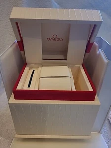 Omega Watch Box Ladies - Picture 1 of 5