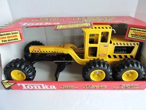 2001 VINTAGE Tonka Road Grader Yellow No. 92510 Pressed Steel NEW IN THE BOX - Picture 1 of 12