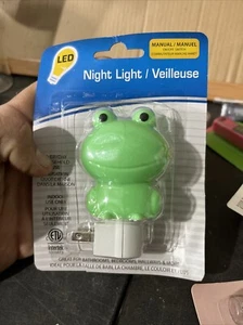 Intertek LED Night Light -Green Frog-120 Volt - Picture 1 of 1