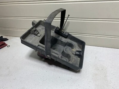 Ford OEM battery tray 6R33-10723-AA Mustang S197 2005 - 2009 2007 GT 4.6 3V Foto 1 de 4