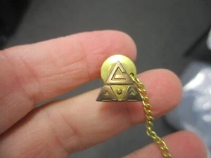 VINTAGE GAA GAELIC ATHLETIC ASSOCIATION TIE TACK - Picture 1 of 3