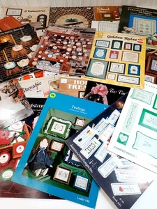 Vintage Kreuzstich Design Musterbücher Bastelhefte 24 insgesamt  - Bild 1 von 4