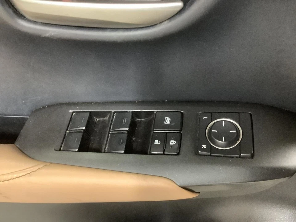 Interruptor de puerta delantera del conductor maestro del conductor se adapta a 15-17 LEXUS NX200T 4829573 Foto 1 de 1