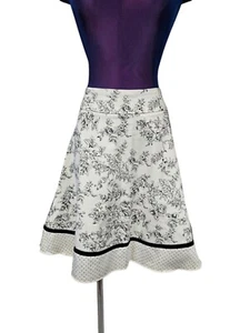 Falda My Michelle Blanco y Negro Estampado Floral Francés Algodón Línea A Talla 4 i88 - Imagen 1 de 9