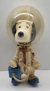 Vintage Snoopy PEANUTS NASA Astronaut 1969 With Helmet & Flight Safety Case - Picture 1 of 10