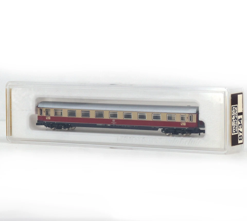 ONE MARKLIN Z Gauge 8734 Passenger Car TEE Avümz DB - Image 1 of 1