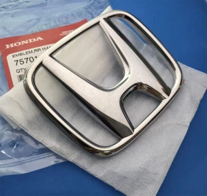 2006 06 07 08 09 10 11 - 2014  H CHROME HONDA EMBLEM REAR BACK CIVIC FD CITY OEM - Picture 1 of 2