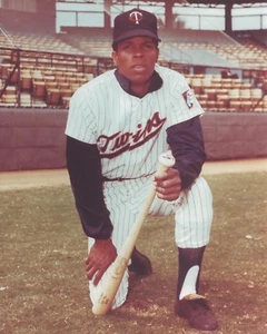 ROD CAREW 8X10 PHOTO MINNESOTA TWINS BASEBALL PICTURE MLB - Picture 1 of 1