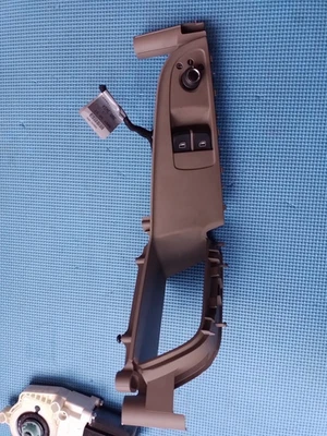 COMMANDE de lève-vitres et retroviseurs POUR AUDI A5 coupé F53 8T1867171 - Photo 1/4