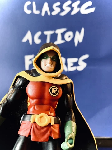 Red Robin Action Figure Cover