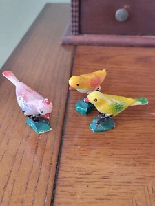 3 SMALL TINY BIRD FIGURINES, ABOUT 2", MID CENTURY CELLULOID HARD PLASTIC - Picture 1 of 9