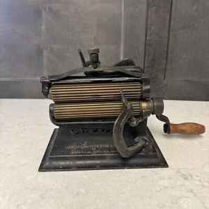 Antique Crown Cast Iron Crimper Pleater Ruffler Roller Fluter Machine - Picture 1 of 10