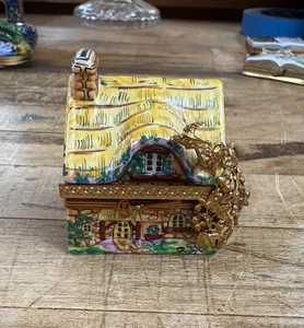 Limoges French Porcelain Yellow Cottage Grapevine Peint Main Trinket Box - Picture 1 of 6