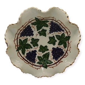 Plato de caramelo pintado a mano uvas levantadas hojas festoneadas enredaderas firmado VER - Imagen 1 de 12