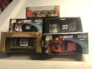 Collector’s NASCAR Mini Racing Cars 1:24 - Picture 1 of 10