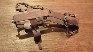 Kleine Vintage rustikale Victor "V' Jagdfalle mit Kette Dekor Display alte Falle - Bild 1 von 11