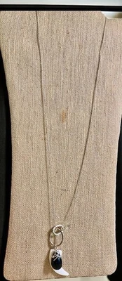 Colar pingente de lágrima de vidro tom prata 16" NY Company esfregão pedra facetada - Imagem 1 de 4