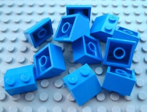 LEGO Lot of 12 Blue 2x2 Roof Slope Pieces - Picture 1 of 1