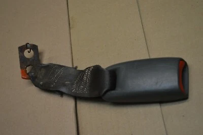 1996-99 BONNEVILLE OEM REAR MIDDLE SEAT BELT BUCKLE- BACK CENTER SEATBELT - Image 1 of 2