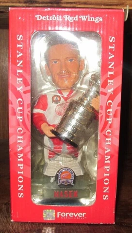Dominik Hasek Detroit Red Wings 2002 Stanley Cup Bobblehead Cover