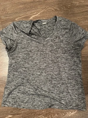 Under Armour UA Women’s V Neck Top Size XL Black/Gray heat gear Short Sleeve EUC - Image 1 of 4