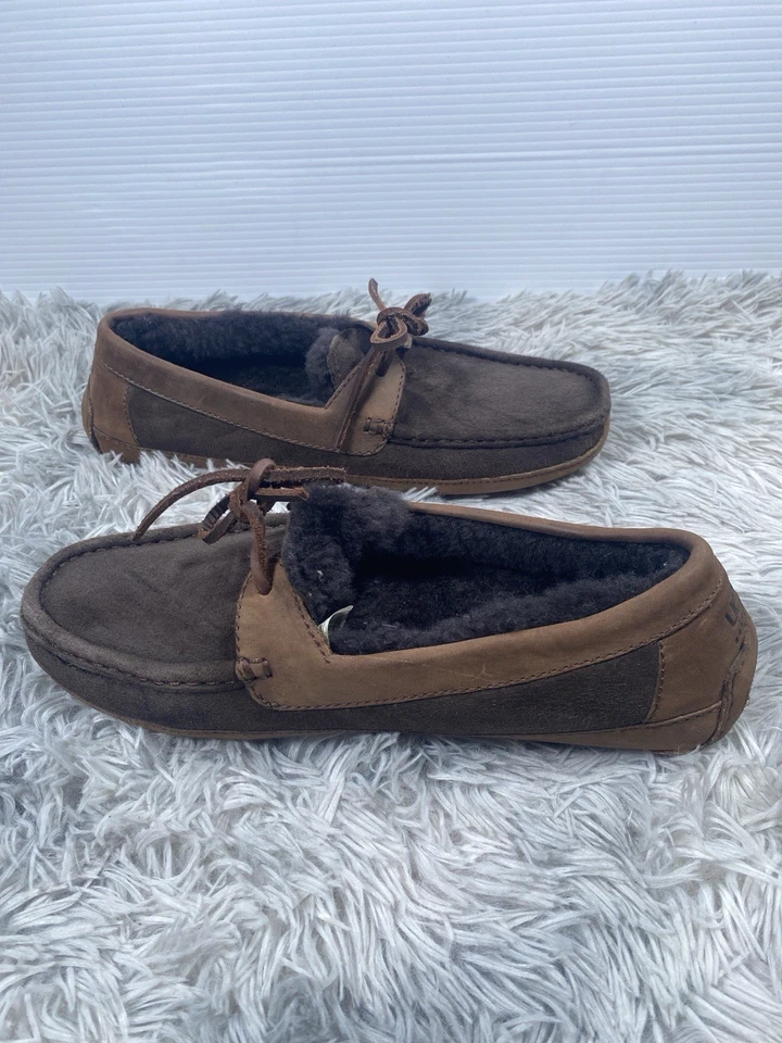 Zapatillas mocasín UGG de gamuza de piel de oveja para hombre marrón talla 8 suela de goma forrada en lana Foto 1 de 4