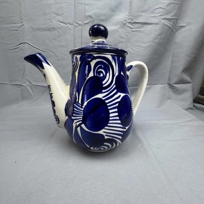 Bule de cerâmica estilo Talavera pintado à mão tampa branca azul cobalto - Imagem 1 de 4