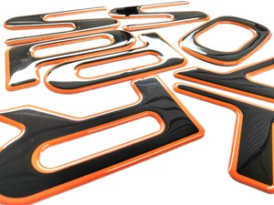 3D NEGRO NARANJA ABOVEDADA PUERTA TRASERA LETRA COMPATIBLE CON PASS PRT 2026 HECHO EN EE. UU. - Imagen 1 de 2